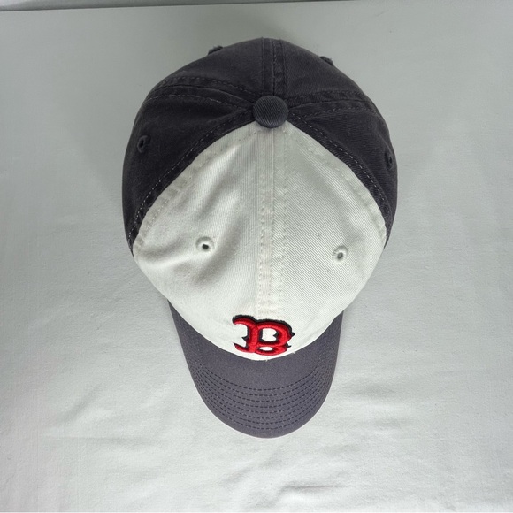 Blue & White Boston Red Sox Fitted Hat with Embroidered B on the front. Size M - Picture 6 of 10